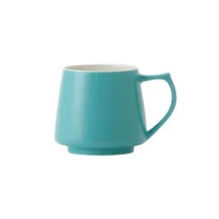 Porcelánový hrnček na kávu a čaj v tyrkysovej farbe.