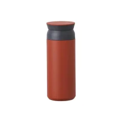 Punane roostevabast terasest termospudel 500 ml mahutavusega valgel taustal Punane roostevabast terasest termospudel 500 ml mahutavusega valgel taustal