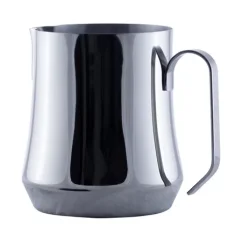 Konvička na mlieko Motta Aurora s objemom 1000 ml, ideálna na prípravu peny na cappuccino. Konvička na mlieko Motta Aurora s objemom 1000 ml, ideálna na prípravu peny na cappuccino.