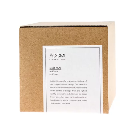 Mug Aoomi Mess Mug 02 d'une capacité de 330 ml, adapté pour le thé filtré et le café.