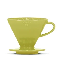 Zielony dripper do parzenia kawy filtrowanej Hario V60. Zielony dripper do parzenia kawy filtrowanej Hario V60.