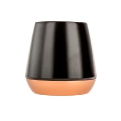 Crni šalica Joey Mug od Fellow s kapacitetom od 240 ml, namijenjen za filtriranu kavu.