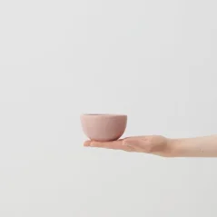 Tasse rose Aoomi Yoko Mug A06 d'une capacité de 170 ml, idéale pour les amateurs de vaisselle colorée. Tasse rose Aoomi Yoko Mug A06 d'une capacité de 170 ml, idéale pour les amateurs de vaisselle colorée.