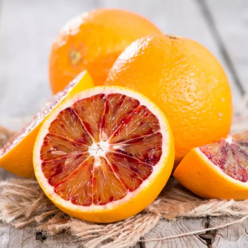 BIO Orange rouge est une huile essentielle 100% naturelle, connue pour son parfum rafraîchissant et stimulant.