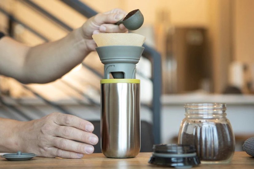 Based on the classic method of brewing filtered coffee.