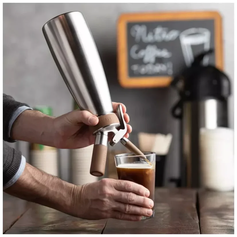 Nitro Whip pressure bottle for preparing cold brew 1.0 L.