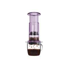 Aeropress Clear Purple ma piękny kryształowy fioletowy design.