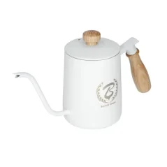 Balta Barista Space tējkanna ar 600 ml tilpumu, ideāli piemērota kafijas pagatavošanai. Balta Barista Space tējkanna ar 600 ml tilpumu, ideāli piemērota kafijas pagatavošanai.
