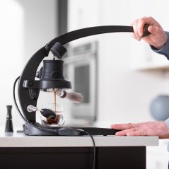 Machine à café espresso manuelle Flair 58+ en métal, idéale pour préparer un espresso de qualité.