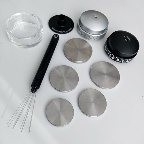 Happy Tamper Base Plates s ďalším príslušenstvom.