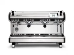 Čierny kávovar Nuova Simonelli Aurelia UX s displejom. Čierny kávovar Nuova Simonelli Aurelia UX s displejom.