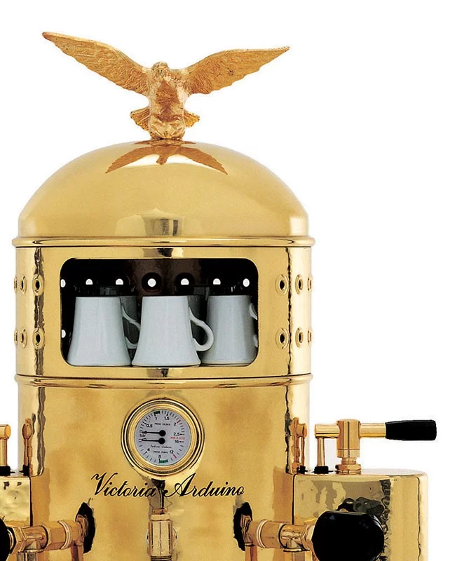 Machine à café professionnelle à levier Victoria Arduino Venus Bar 3GR, idéale pour une utilisation dans les cafés.