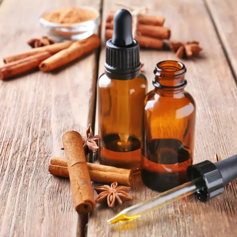 L'huile essentielle BIO de cannelle est un produit 100% naturel qui a un effet relaxant et apporte du confort à votre maison.