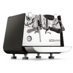 Professionelle Siebträger-Kaffeemaschine Victoria Arduino Eagle One Prima in Schwarz, ideal für die Zubereitung von Espresso und anderen Kaffeespezialitäten.