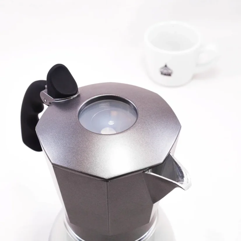 Moka kanvica Bialetti Brikka Induction pre 4 šálky, vhodná na použitie na indukčných varičoch.