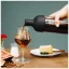 Stylová servírovanie Cold Brew s fľašou Hario Filter-In.