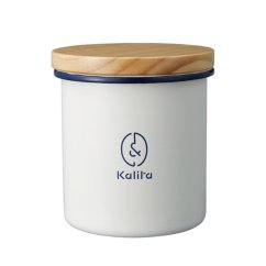 Enamelled pot with a wooden lid. Capacity 760 ml.