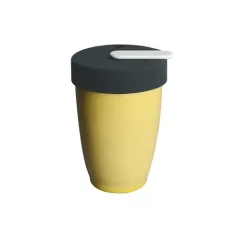 Termos Loveramics Nomad o pojemności 250 ml w kolorze Butter Cup, wykonany z wysokiej jakości porcelany.