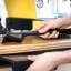 Brosse pour moulin Rhino Grinder Bench, parfaite pour nettoyer les machines à café.
