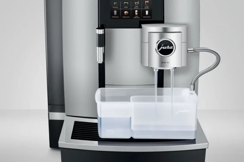 Automatic cleaning of the milk paths.