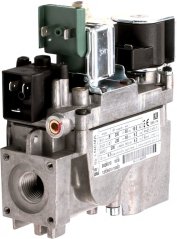 Elektromagnéitesche Gasventil SIT.826-Nova mat Spulen, Steckverbinder a zwee Gewënnstutzen.