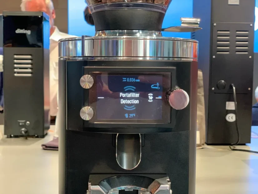 Espresso őrlő Mahlkönig E65S GbW gravimetrikus adagolással a pontos kávéőrléshez.