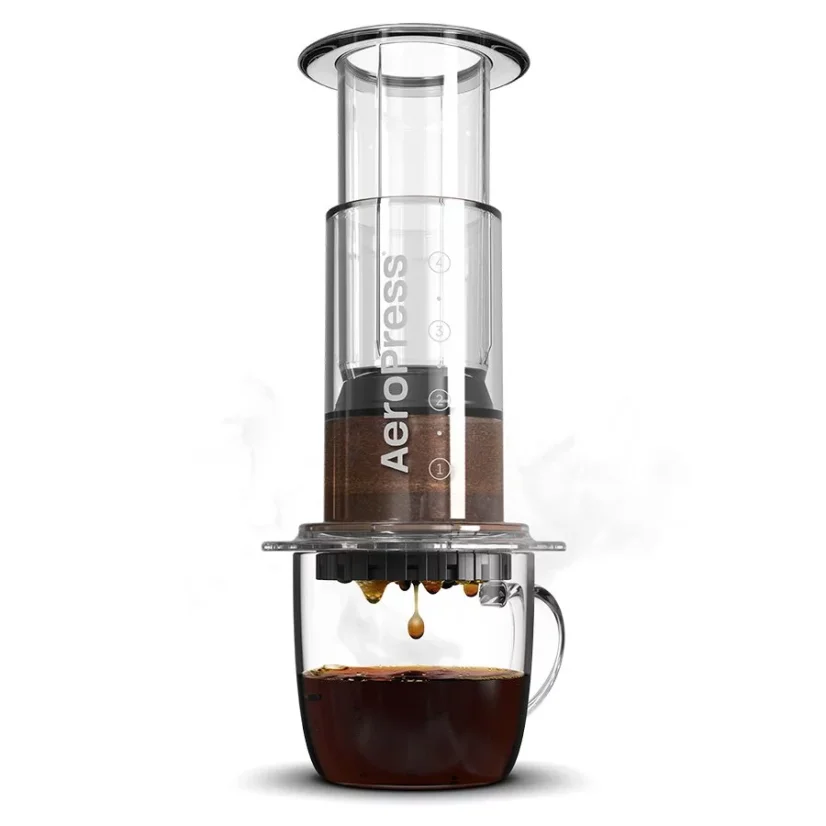 Aeropress Clear Coffee Press má nádherný krištáľový dizajn.