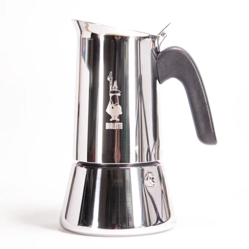 Cafetière Bialetti New Venus, capable de préparer jusqu'à 10 tasses de café.