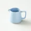 Serveur de café de couleur bleue.
