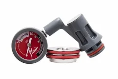 Druckmesser für Flair Standard Pressure Guage Kit zur Espressozubereitung auf weißem Hintergrund.