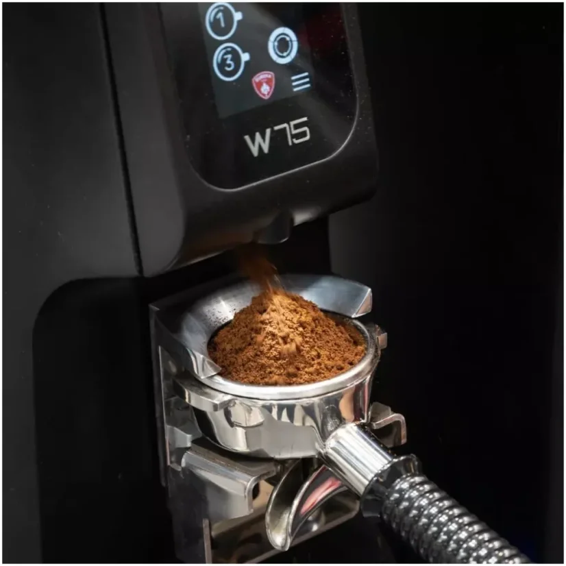 Mlýnek Eureka Atom W 75 čierny je ideálnou voľbou pre espresso bary, ktorý ponúka precízne mletie kávy pre dokonalú chuť.