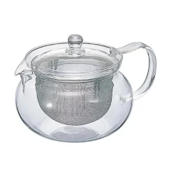 Priehľadná kanvica na čaj Hario Chacha Kyusu-Maru s objemom 700 ml, ideálna na prípravu vášho obľúbeného čaju. Priehľadná kanvica na čaj Hario Chacha Kyusu-Maru s objemom 700 ml, ideálna na prípravu vášho obľúbeného čaju.