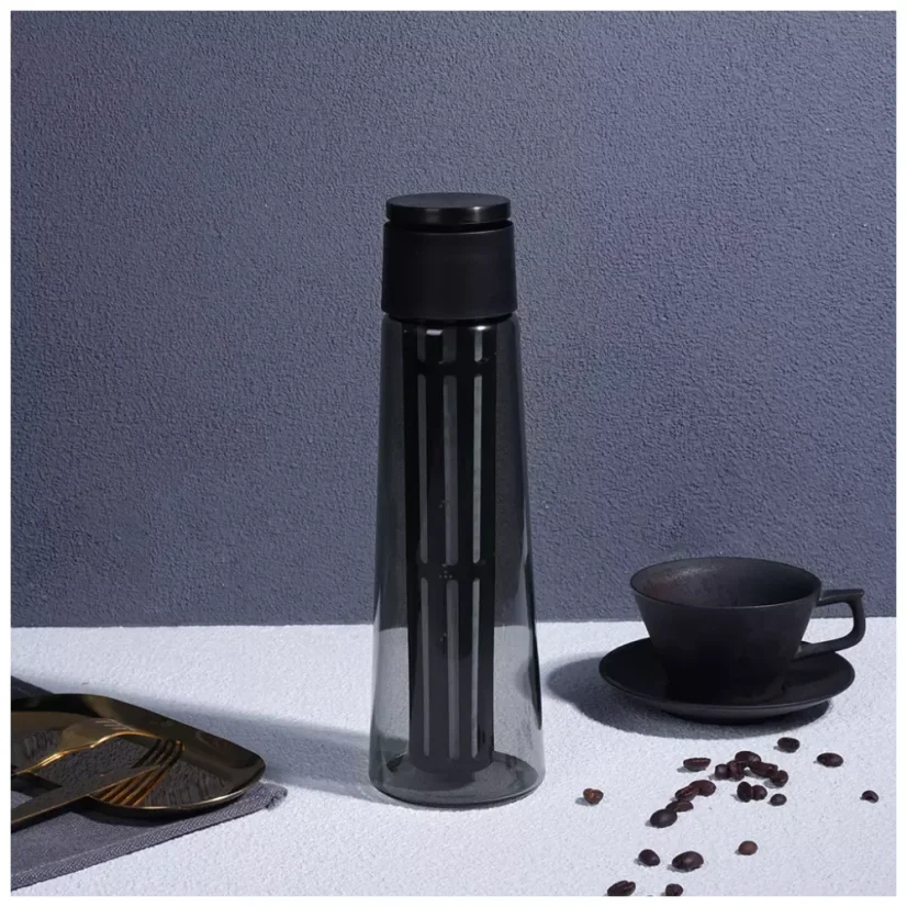 Timemore Icicle Cold Brewer s objemom 600 ml v čiernej farbe je ideálny na prípravu osviežujúceho studeného kávového nápoja, ktorý si môžete vychutnať kedykoľvek počas dňa.