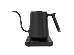 Digitálna rýchlovarná kanvica Timemore Fish Smart Pour Over Thin v čiernej farbe so zdrojom ohrevu na elektrinu, ideálna pre prípravu preliatej kávy.