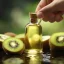 Bouteille en verre avec de l'huile essentielle 100 % naturelle de Kiwi de 10 ml, destinée aux soins anti-rides. Bouteille en verre avec de l'huile essentielle 100 % naturelle de Kiwi de 10 ml, destinée aux soins anti-rides.