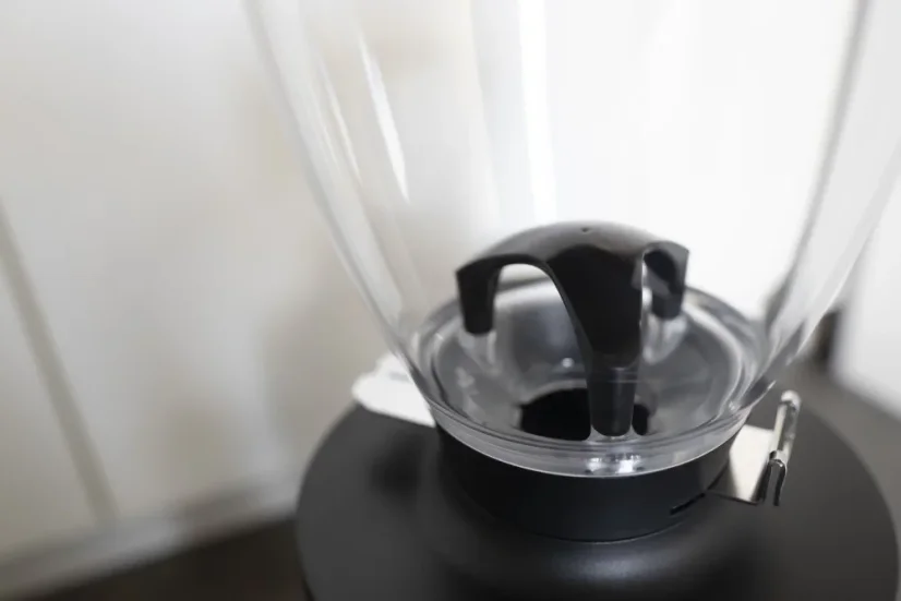 Trichter des schwarzen Kaffeemühle Mahlkonig X54.
