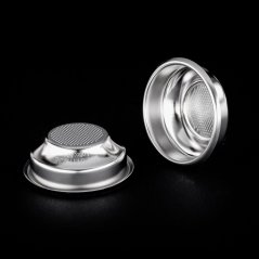 Coșul IMS B62.51TH23E pentru portafiltru cu o dimensiune recomandată a tamperului de 53 mm este alegerea ideală pentru barista care doresc să obțină un rezultat de extracție perfect. Coșul IMS B62.51TH23E pentru portafiltru cu o dimensiune recomandată a tamperului de 53 mm este alegerea ideală pentru barista care doresc să obțină un rezultat de extracție perfect.