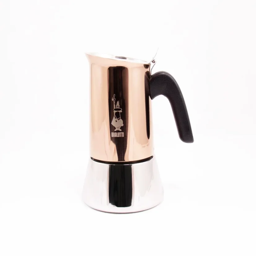 Cafetera Moka Bialetti New Venus para 6 tazas sobre fondo blanco