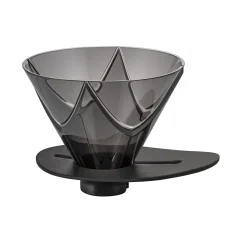 Fekete Hario V60 One Pour Dripper Mugen, amely alkalmas a Clever Dripper készítési módszerhez.