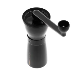 Moulin à café manuel Hario Mini Mill Slim Pro en noir élégant. Moulin à café manuel Hario Mini Mill Slim Pro en noir élégant.