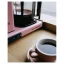 Moccamaster KBG Select en un hermoso color rosa es una cafetera de goteo elegante que ofrece un sabor de café perfecto. Moccamaster KBG Select en un hermoso color rosa es una cafetera de goteo elegante que ofrece un sabor de café perfecto.