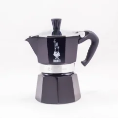 Bialetti Moka Express czarna moka konwička o pojemności 3 filiżanek, idealna do przygotowania mocnego i aromatycznego espresso.