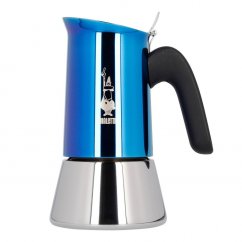 Bialetti New Venus v modrej farbe na 4 šálky kávy.