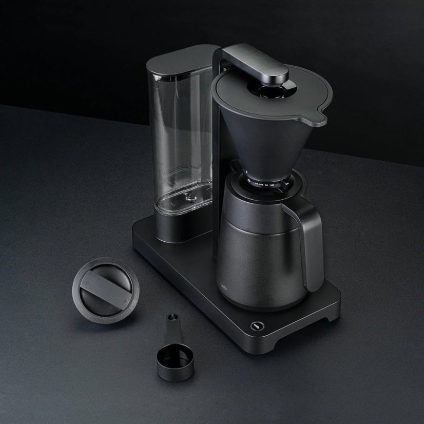 Coffee filter brewer Wilfa Performance Thermo CM9B-T125 in black.