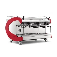 Profesionálny pákový kávovar Nuova Simonelli Aurelia Wave T3 2GR v červenej farbe s dvoma pákami na efektívnu prípravu espressa.