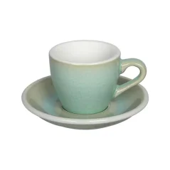 Espresso csésze és alj Loveramics Egg bazsalikom színben, 80 ml űrtartalmú porcelánból készült.