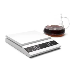 Balance Felicita Parallel avec chronomètre pour la préparation de café filtré avec serveur.