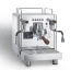 Espressomaschine mit Touchscreen.