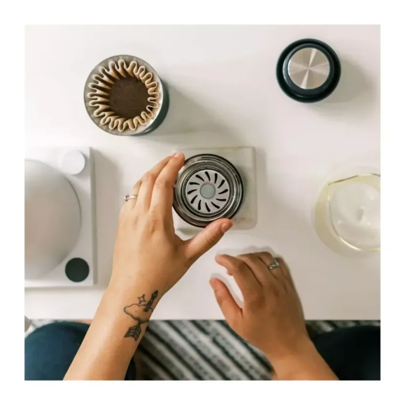 Black Fellow Carter Move Mug with a capacity of 355 ml features double-wall insulation to keep drinks warm longer.