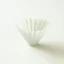 Plastový dripper Origami Air v veľkosti M. Matné šedé prevedenie.